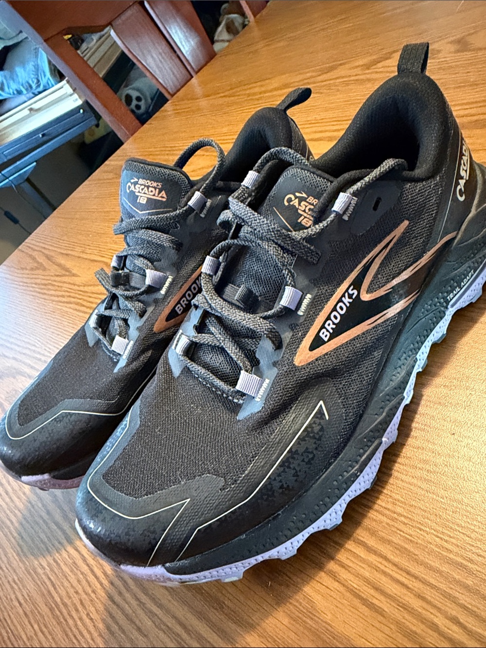 Brooks Cascadia 18 Women's Size 9.5 Wide D Ebony Lavender